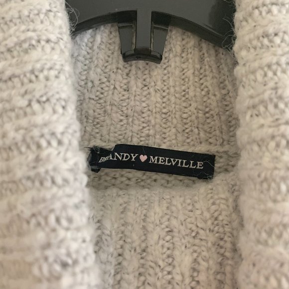 ☁️Brandy Melville Grey Turtleneck☁️ - Picture 4 of 4